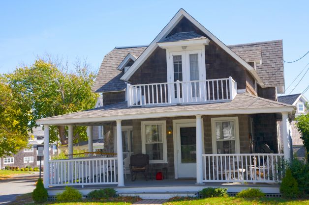 colonial-front-porch